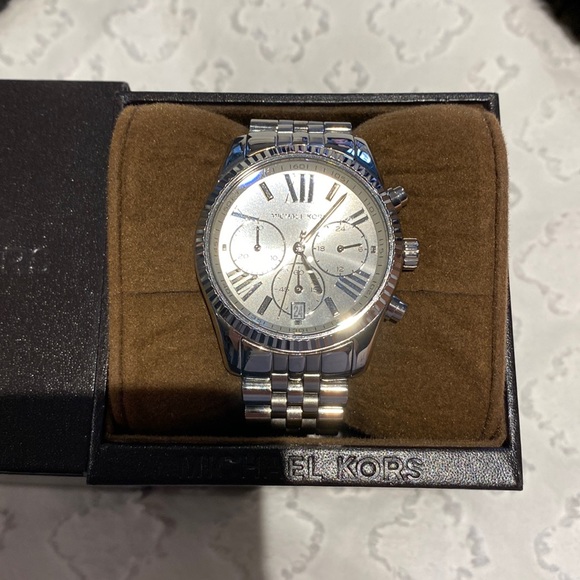 Michael Kors Silver Lexington watch - Picture 3 of 4